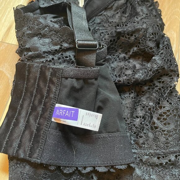 Full bust wire-free lace bralette - Picture 3 of 4